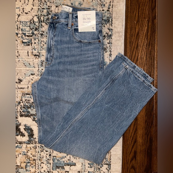 Abercrombie 90’s Straight Jeans NWT - Picture 1 of 6